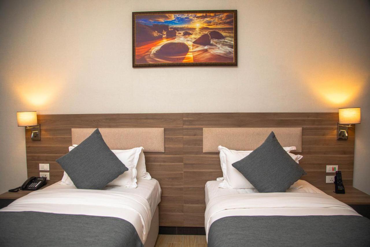 Triple E Hotel And Spa Addis Ababa Luaran gambar