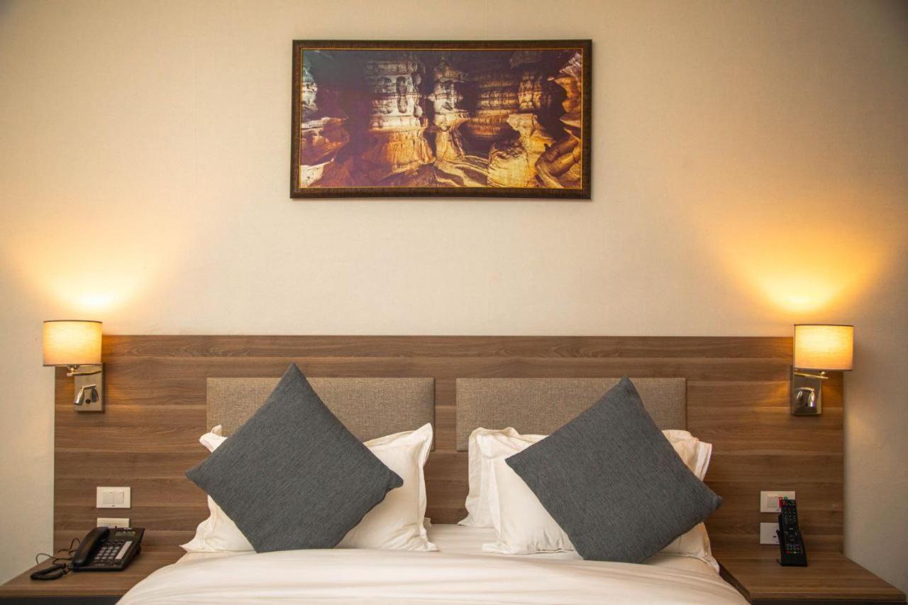 Triple E Hotel And Spa Addis Ababa Luaran gambar